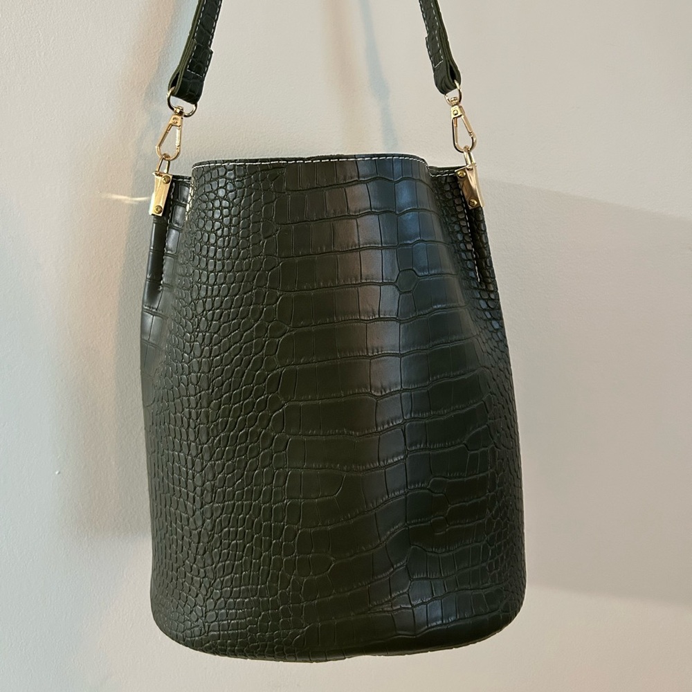 Croc-Embossed Dark Green Bucket Shoulder Bag